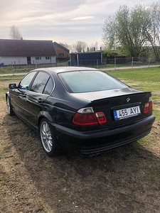 BMW 323 125kw (2 foto / 7)