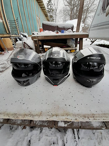 Moto kiivrid ja kindad (4 foto / 6)