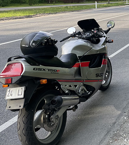 Продаются 2 мотоцикла Suzuki gsx 750f вместе (2 фото из 6)
