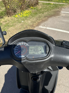 Продается APRILIA SR 50 MOTARD (5 фото из 6)