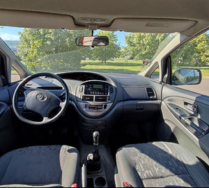 Toyota Previa 2.0 diisel 85 kW (11 foto / 14)
