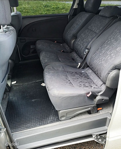 Toyota Previa 2.0 diisel 85 kW (12 foto / 14)