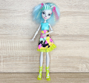 Monster High Silvi Timberwolf nukk (1 foto / 3)