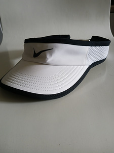 Кепка/козырек Nike (1 фото из 5)