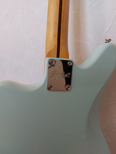 Squier Jaguar Classic Vibe 70s (1 foto / 5)