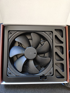 Noctua NF-A14 PWM chromax x2 (2 foto / 2)