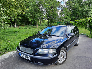 Volvo V70 2.4d мануал (1 фото из 15)