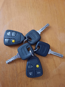Volvo V70 2.4d мануал (3 фото из 15)