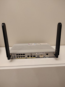 Cisco ISR 1100-8PLTEW ruuter (2 foto / 3)