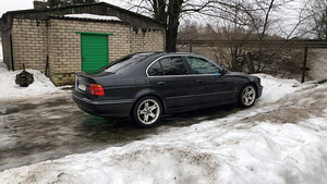 BMW 520i 110kw manuaal (3 foto / 5)