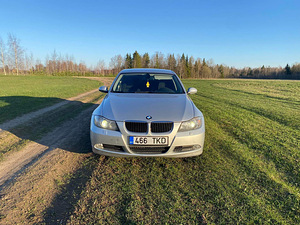 BMW E90 320d (2 foto / 6)
