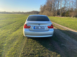 BMW E90 320d (4 foto / 6)