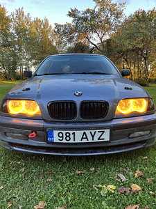 BMW 320i (7 foto / 7)