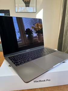 MacBook Pro 13'' 2017  (500GB & Touch Bar) (3 foto / 3)