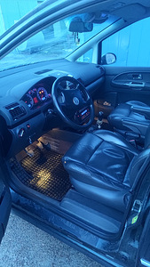 Volkswagen Sharan Facelift (4 foto / 10)