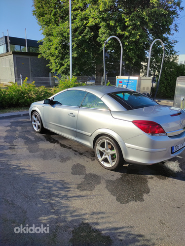 Opel Astra Twintop 1.6 (фото #1)