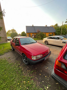 M: ford sierra 2,0 88kw (9 foto / 10)