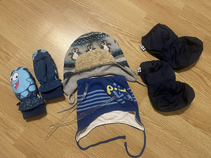 Talvekombinesoon Reima 80 + 2 mütsi, saapad, labakindad (3 foto / 10)