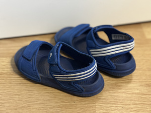 Сандалии adidas 25 (3 фото из 3)