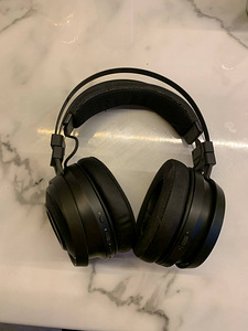 Razer Nari BT kõrvaklapid (2 foto / 2)