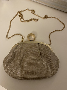 Pidulik kuldne käekott/clutch (1 foto / 3)