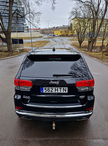 Jeep Grand Cherokee Summit (7 foto / 12)