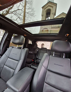 Jeep Grand Cherokee Summit (12 foto / 12)