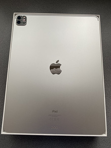 iPad Pro (12,9 дюйма) (4-го поколения) (2 фото из 5)