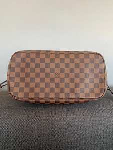 Сумочка LV (2 фото из 7)