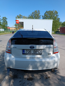 Toyota prius 1.8 73kv 2009.a (6 foto / 11)