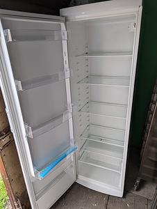 Külmkapp (1 foto / 3)