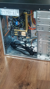 PC (3 foto / 3)