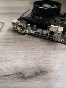 GIGABYTE B450M S2H V2 AM4 DDR4 ATX (2 foto / 4)