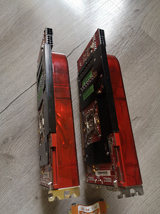 2x ATI Radeon HD 2900 XT +SLI (2 foto / 5)