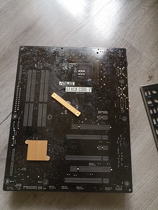 Asus P5E3 Deluxe (2 foto / 5)