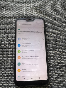 Xiaomi Mi A2 Lite 64GB (3 foto / 3)