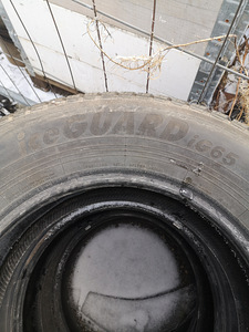 265/65R17 Yokohama Ice Guard IG65 5-6mm (4 foto / 6)