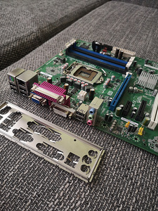 Intel DQ670W LGA1155 (2 foto / 4)