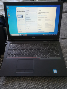Fujitsu Lifebook E558 i3-7130U,8GB DDR4, 256GB SSD,4G LTE (4 foto / 9)