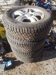 Шины 215/65R16 Studded + диски Kia Sportage (1 фото из 7)