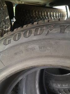 215/65R17 Goodyear UltraGrip IceArtic 2 SUV UUED (5 foto / 5)