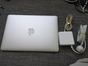 Apple Macbook Air 2017 i5, 8GB/128GB SSD (3 foto / 10)