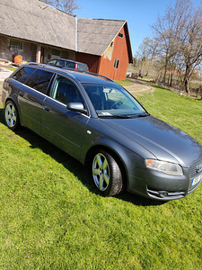 Audi A4 B7 (2 фото из 7)