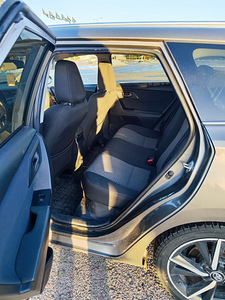 Toyota Auris (3 фото из 5)
