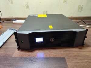 Dell J727N Online Rack UPS 2700W + Dell 0J9Y4P 2U Rail Kit (1 foto / 6)