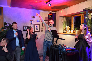 Õhtu karaokejuht, taustavokaal, elav muusika! (4 foto / 9)