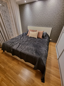 Кровать с матрасом (3 фото из 3)