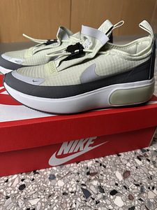 Кроссовки Nike (2 фото из 6)