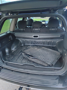 M/V: Jeep Grand Cherokee 2.7cdi 130kw 2003a (10 foto / 12)