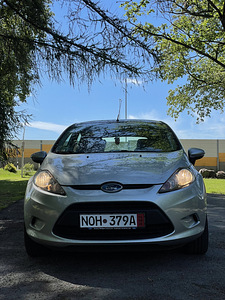Ford Fiesta (2 foto / 10)